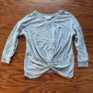 ⭐️Gray Long Sleeve Tee with Twist Detail